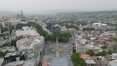 Cityscape-of-Tbilisi,-including-Saint-George-statue-and-the-Freedom-Square