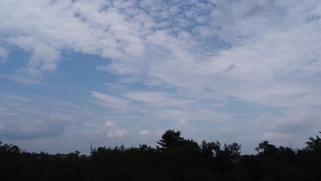 Nubes-De-Tormenta-De-Lapso-De-Tiempo-De-Día-Nublado