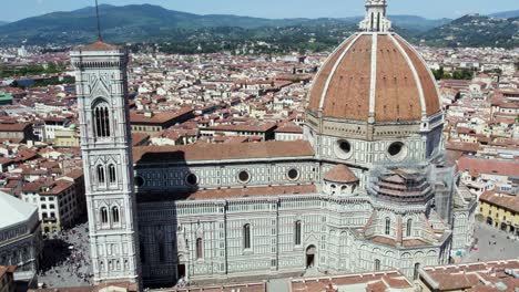 Aerial-Orbit-of-Florence's-Historic-Cathedral-Dome-Building-in-Italy