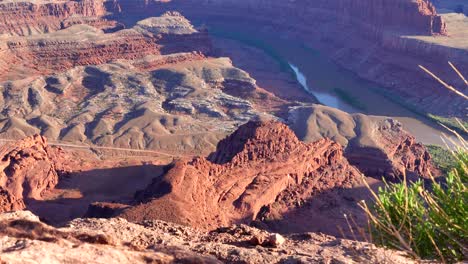 Slider-shot-of-canyons-and-rock-formations-at-Dead-Horse-Point