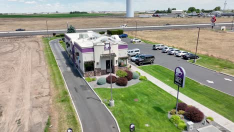 Wide-establishing-aerial-shot-of-a-Taco-Bell-restaurant