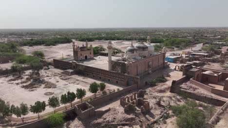Die-Festung-Derawar-In-Der-Wüste-Cholistan-Wird-Von-Einer-Drohne-In-4K-Video-Aufgenommen