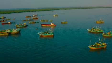 Barcos-De-Pescadores-En-La-Playa