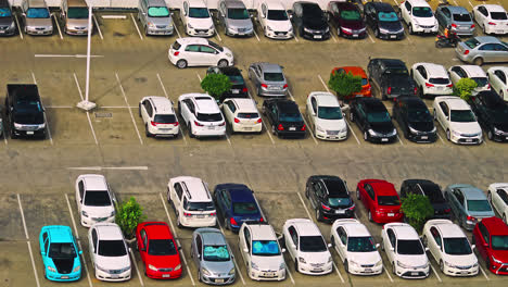 Time-lapse-of-outdoor-car-parking-lot