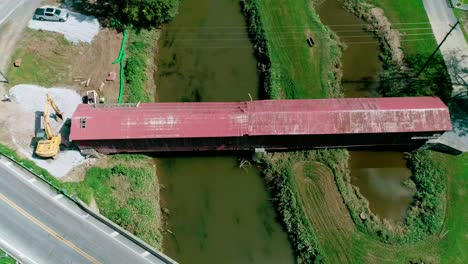 Demontage-Einer-174-Jahre-Alten-Gedeckten-Brücke-Im-Grat-Bogen-Fachwerk-Design-Mit-Zwei-Spannweiten-Im-Niederländischen-Pennsylvania