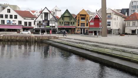 Hafen-Von-Stavanger-Sonntagnachmittag,-Alte-Boote-In-Einem-Verschlafenen-Hafen
