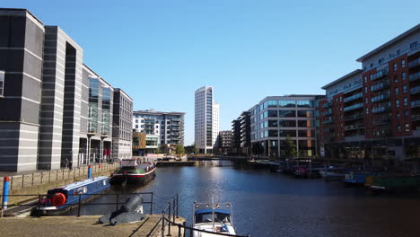 Static-Shot-of-Leeds-Dock-Mixed-Development-in-Yorkshire,-UK-on-a-Sunny-Summer’s-Day-with-Blue-Sky