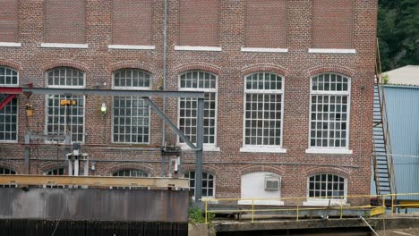 Fries-Virginia,-Wasserkraftwerk-In-Der-Nähe-Einer-Alten-Textilfabrik