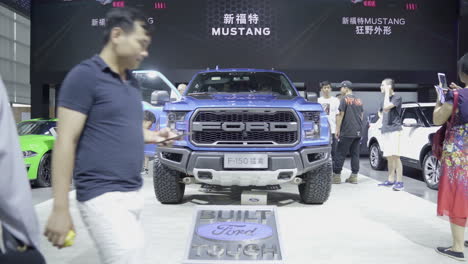 Ford-F-150-Azul-En-El-Salón-Del-Automóvil-Internacional-2019-En-Shenzhen,-China