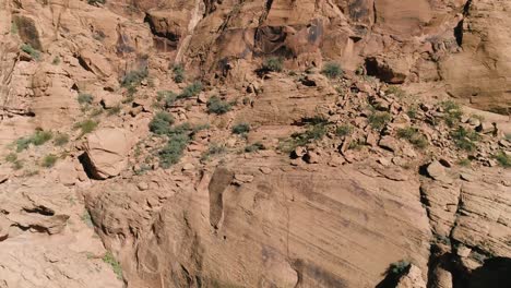 Aerial-footage-near-a-cliff-in-the-American-Southwest
