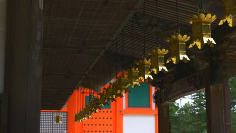 Row-Of-Gold-Lanterns-Hanging-From-Ceiling-Of-The-Garan-At-Mount-Koya