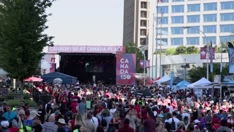 Día-De-Canadá-150-Multitudes-Centro-De-Convenciones-De-Vancouver
