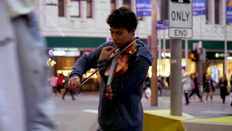 Street-Musician,-Playing-Violin-in-Melbourne-CBD-Street-Art,-young-male-Violinist-Playing-Musical-Instruments-on-the-street