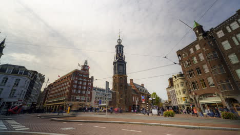 Überblick-über-Den-Munt-Tower-Im-Zentrum-Von-Amsterdam-Mit-Normalem-Wochenendverkehr