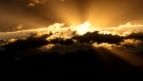 Time-lapse-of-sun-rays-over-the-Rocky-Mountains