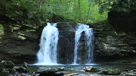 Seneca-Falls,-a-large-waterfall-located-along-Seneca-Creek,-within-the-Spruce-Knob-Seneca-Rocks-National-Recreation-Area-in-West-Virginia