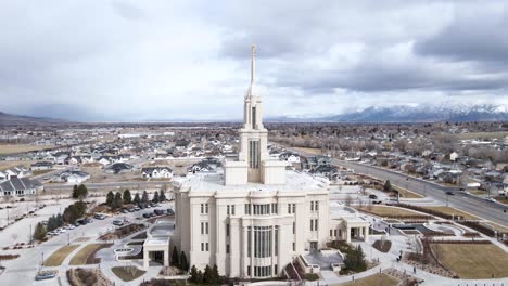 Beautiful-Church-of-Latter-day-Saints,-Payson-Utah-Mormon-Temple,-aerial-view