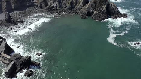 beautiful-revealing-shot-from-the-cliffs-of-Zambujeira,-Portugal