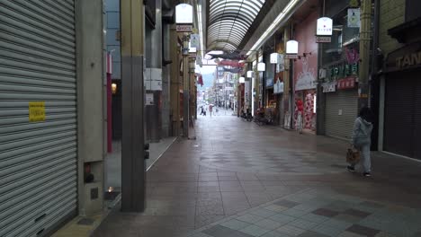 El-Bloqueo-Del-Virus-Corona-En-Japón-Cierra-Una-Calle-Comercial-Popular-En-Kyoto