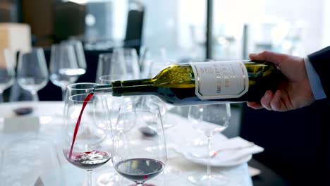 Pouring-a-glass-of-Chateau-Pichon-Longueville-Comtesse-De-Lalande-into-a-glass-at-a-private-elegant-wine-tasting