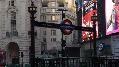Piccadilly-Circus-TFL-Roundel-In-The-Morning-During-Lockdown
