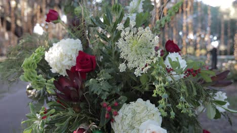 Christmas-Wedding-Theme-Flower-Arrangement