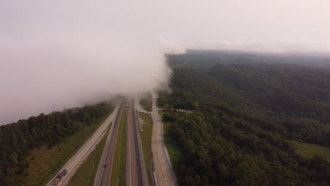 Aerial-View-Of-Foggy-Rarity-Mountain-Rd-In-Tennessee,-USA---Drone-Pullback-Shot