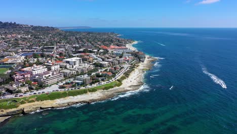 Drone-view-of-La-Jolla-Ca-panning-right