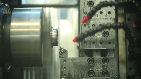 CNC-Fräsmaschine-Für-Die-Metallbearbeitung