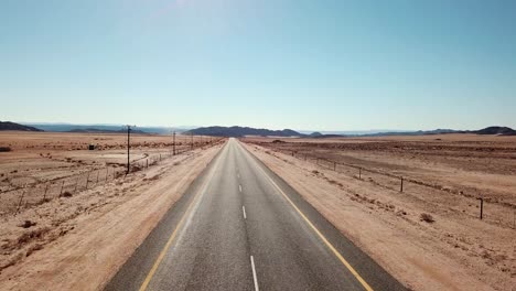 Namibia-Straße-In-Der-Kalahari-Wüste-In-Afrika