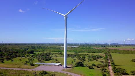 Energía-Renovable-De-Aerogeneradores-En-Penonomé,-Panamá