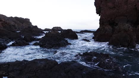 Ocean-waves-crashing-into-the-rocks,-Tenerife