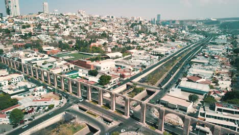Aerial-view-of-Queretaro-Arches-seen-from-a-drone