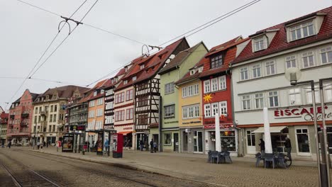 Timelapse-in-Front-of-Half-Timbered-Houses-in-Erfurt-Old-Town,-Germany