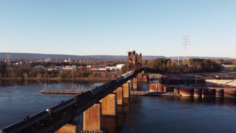 Tenbridge-Eisenbahnbrücke-In-Tennessee
