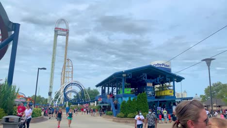 Cedar-Point-Amusement-Park-in-Sandusky-Ohio,-USA