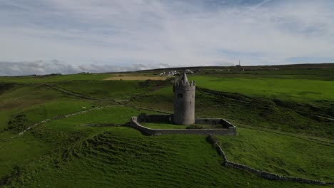 Doonagore-Castle,-Irland,-County-Clare