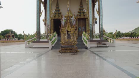 Bereich-Und-Umgebung-Des-Tempels-Wat-Plai-Laem-In-Thailand,-Insel-Koh-Samui