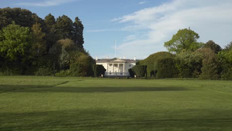 Residenz-Des-Präsidenten-Von-Irland-In-Der-Chesterfield-Avenue-Im-Phoenix-Park-In-Dublin