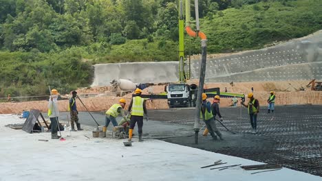 Concreting-work-by-construction-workers-at-the-construction-site