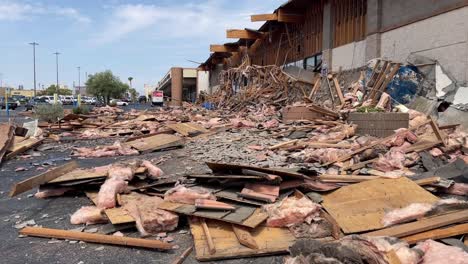 Storefront-collapse-at-La-Bonita-Grocery-Store-in-Las-Vegas