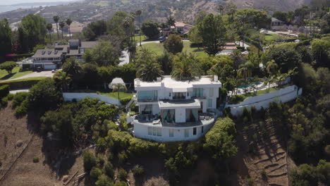 Mansion-on-a-hillside-in-Malibu-California
