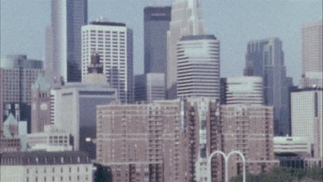 16-mm-Vintage-Farbfilm-Der-Skyline-Von-Minneapolis