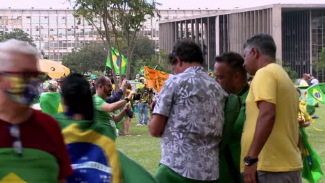Partidarios-Conservadores-Del-Régimen-Militar-De-Brasil-Se-Reúnen-En-Un-Parque