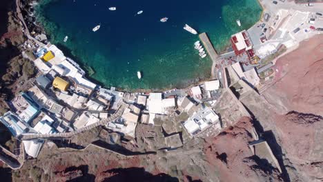 Aerial-view-of-Ammoudi-pier-in-Oia-city-on-Santorini-Greece