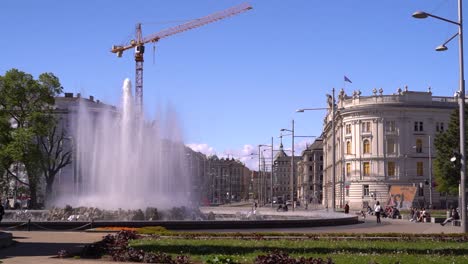Calm-scenery-in-central-Vienna-with-water-fountain-on-clear-day