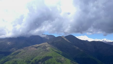 Montañas-De-Primavera-Y-Verano-De-Los-Alpes-Italianos-En-Piamonte,-Lapso-De-Tiempo-En-4k