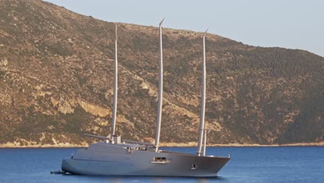 Luxury-Motor-Yacht-In-The-Scenic-Ocean-Of-Kefalonia,-Greece---wide,-static