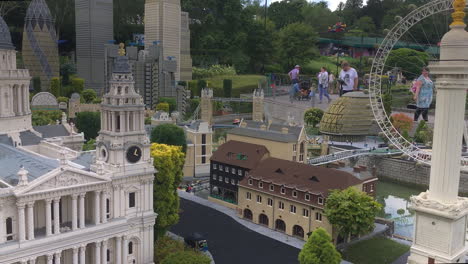 Ciudad-De-Londres-En-Miniatura-En-El-Legoland-Windsor-Resort-En-Berkshire,-Reino-Unido