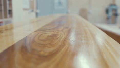 Beautiful-shiny-oil-finish-on-pine-wood-table